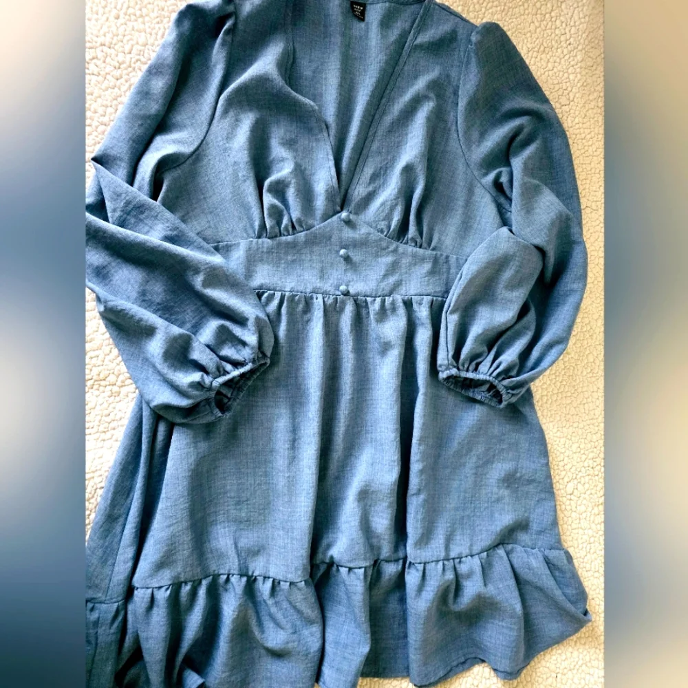 Linen Blue Lantern Sleeve Deep V Dress size 3XL - Picture 8 of 9